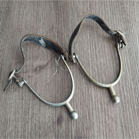 Antique NEVER RUST Made in England Spurs with Straps - Picture 1 of 4